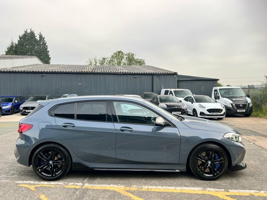 BMW 1 Series Hatchback HK22EZM Grey #4
