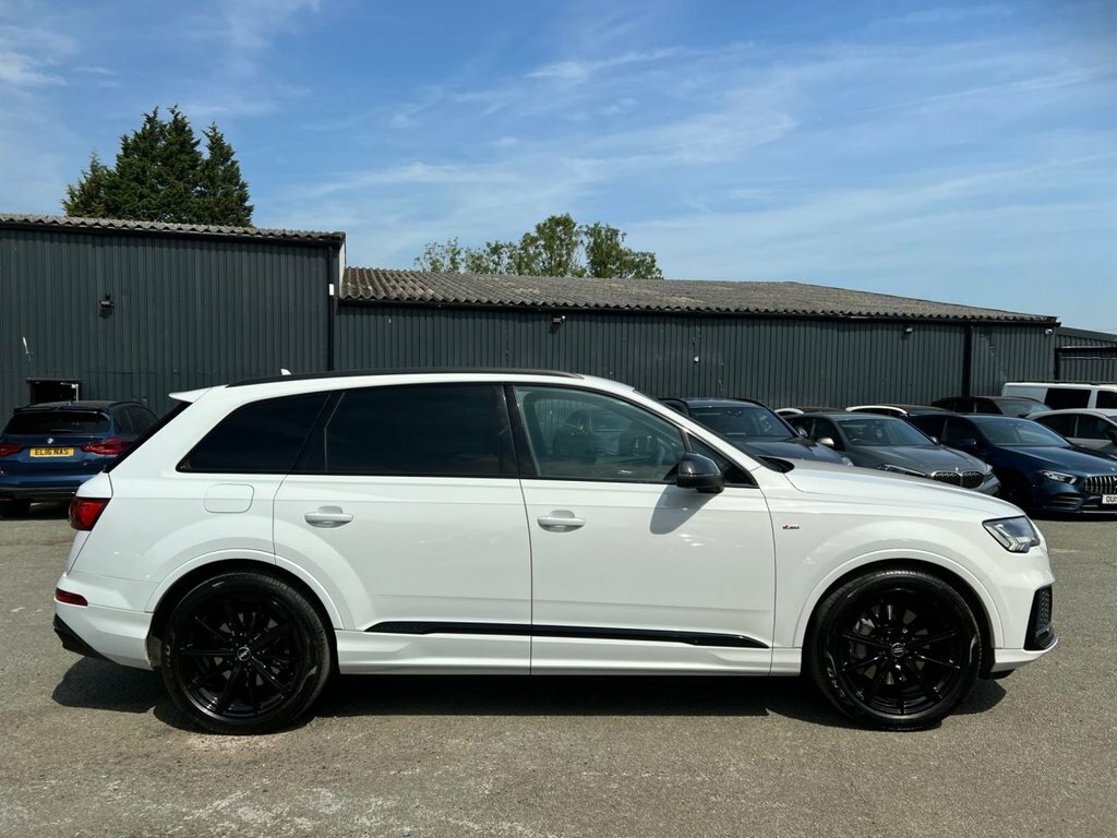 Audi Q7 3L Black Edition KV20VCE White #6