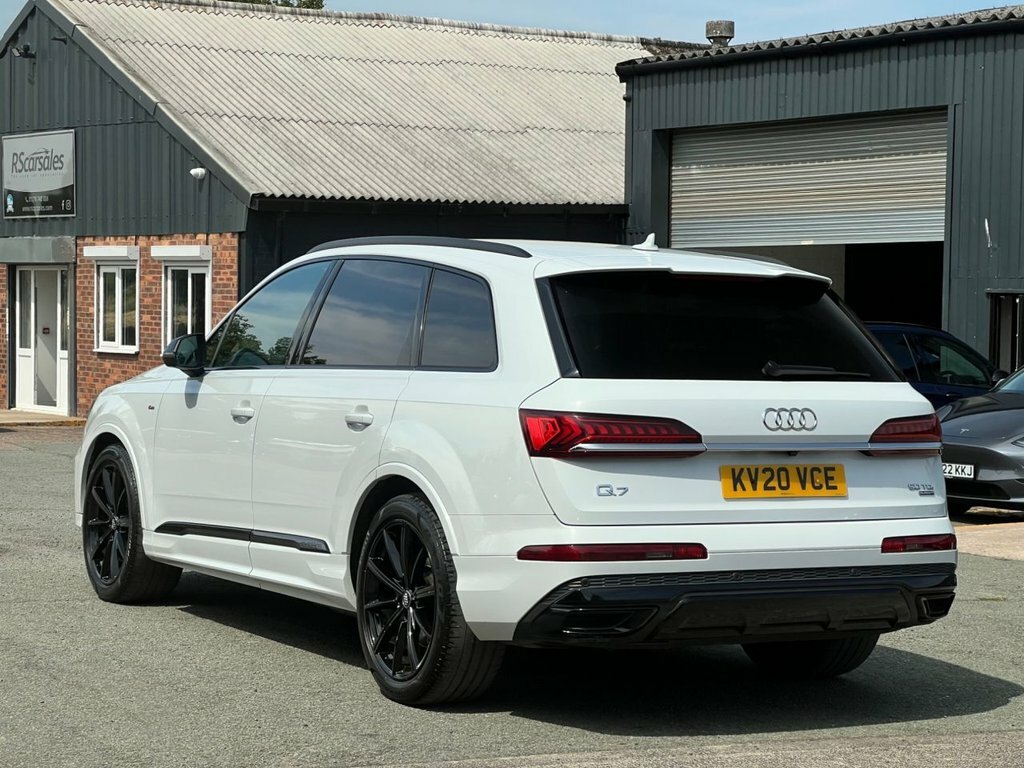 Audi Q7 3L Black Edition KV20VCE White #3