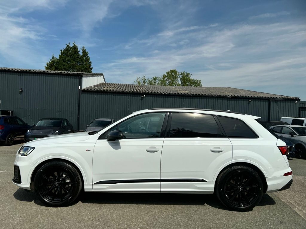 Audi Q7 3L Black Edition KV20VCE White #5