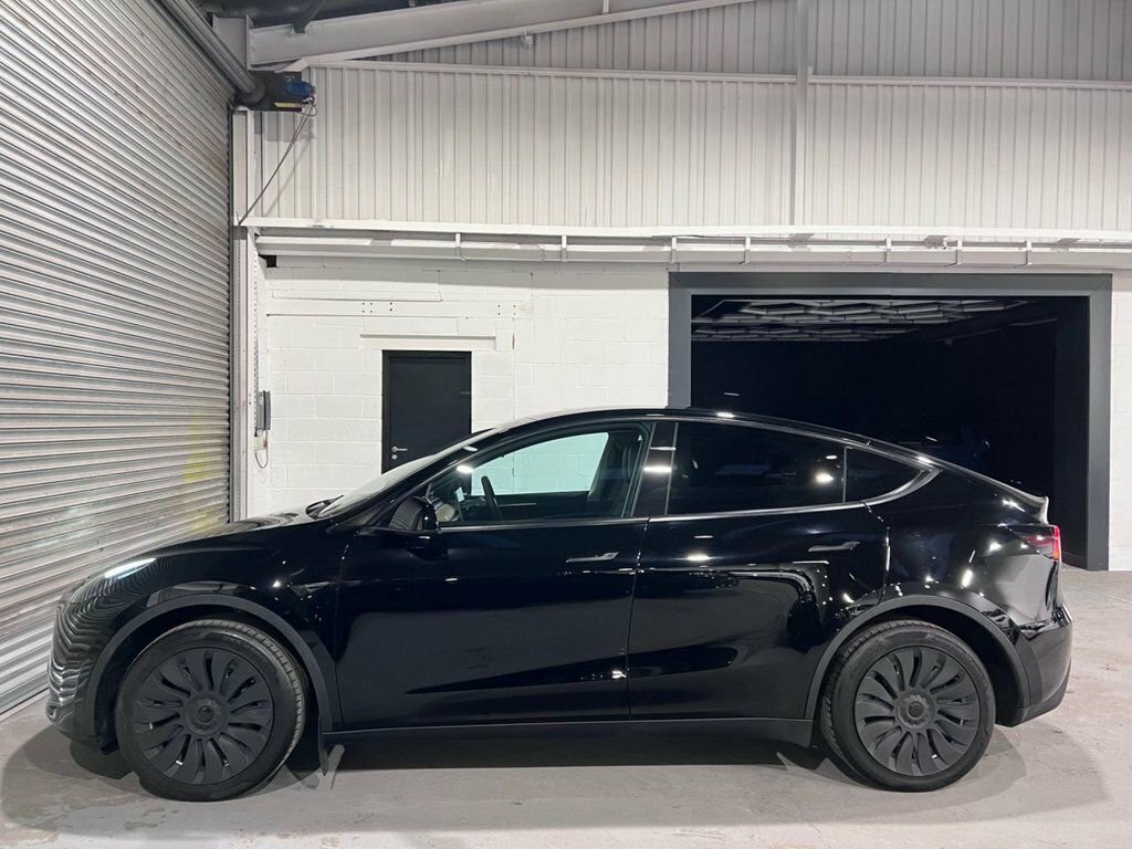 Tesla Model Y Suv Black #4