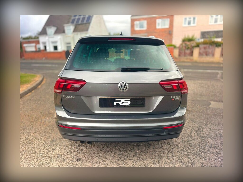Volkswagen Tiguan 2.0 Tdi Se Navigation 4Motion Euro 6 Ss YG67YJM Grey #3