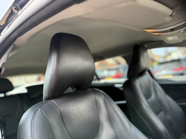 Volvo V60  White #38