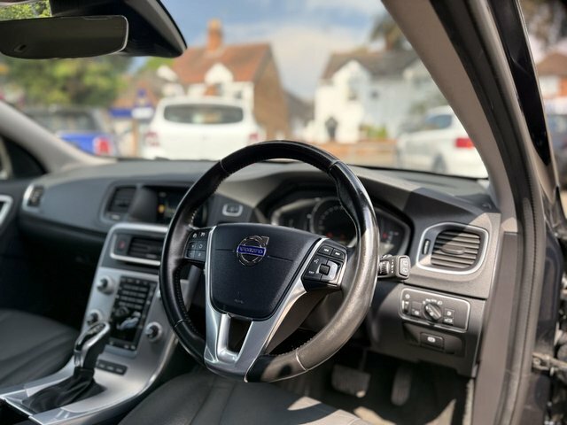 Volvo V60  White #39