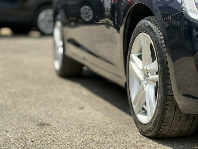 Volvo V60  White #22
