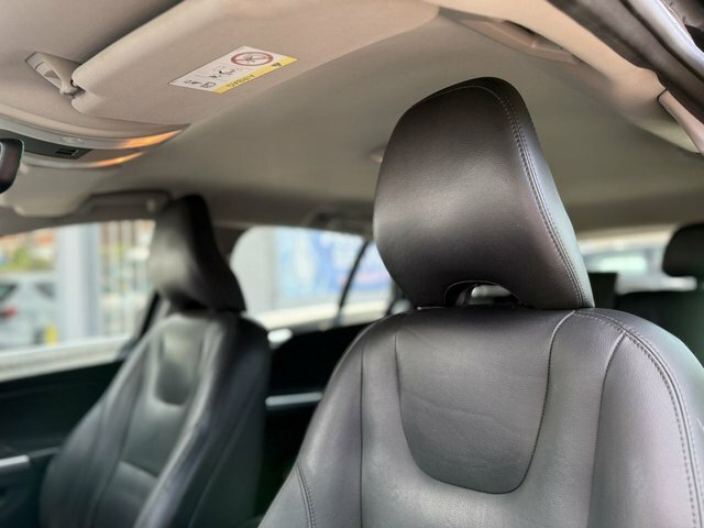 Volvo V60  White #45