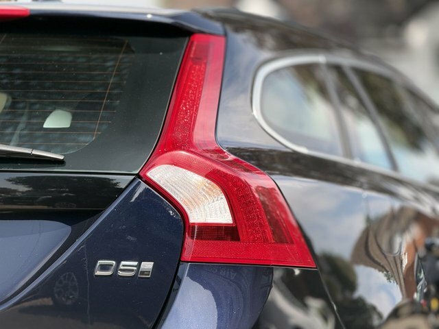 Volvo V60  White #32