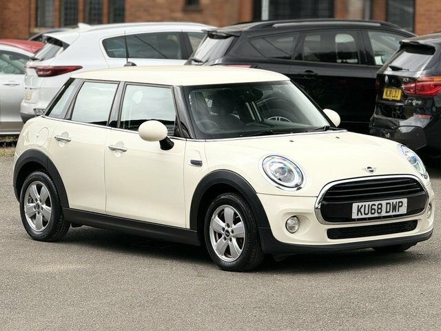 Mini Hatch 1.5 Cooper Hatchback Steptronic Euro 6 White #2