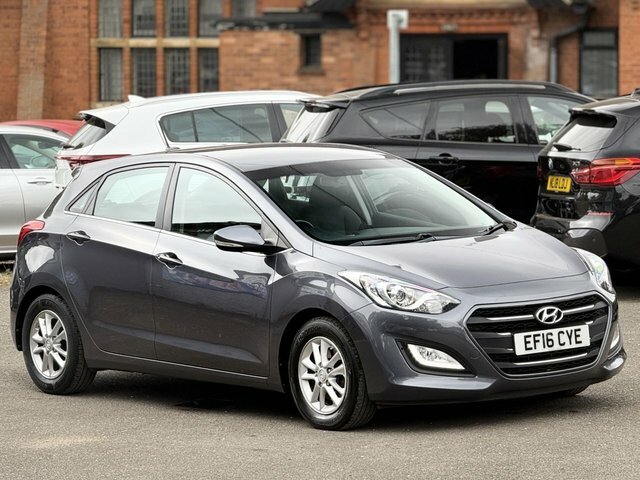 Hyundai I30 1.6 Crdi Blue Drive Se Nav Hatchback Ma Grey #2