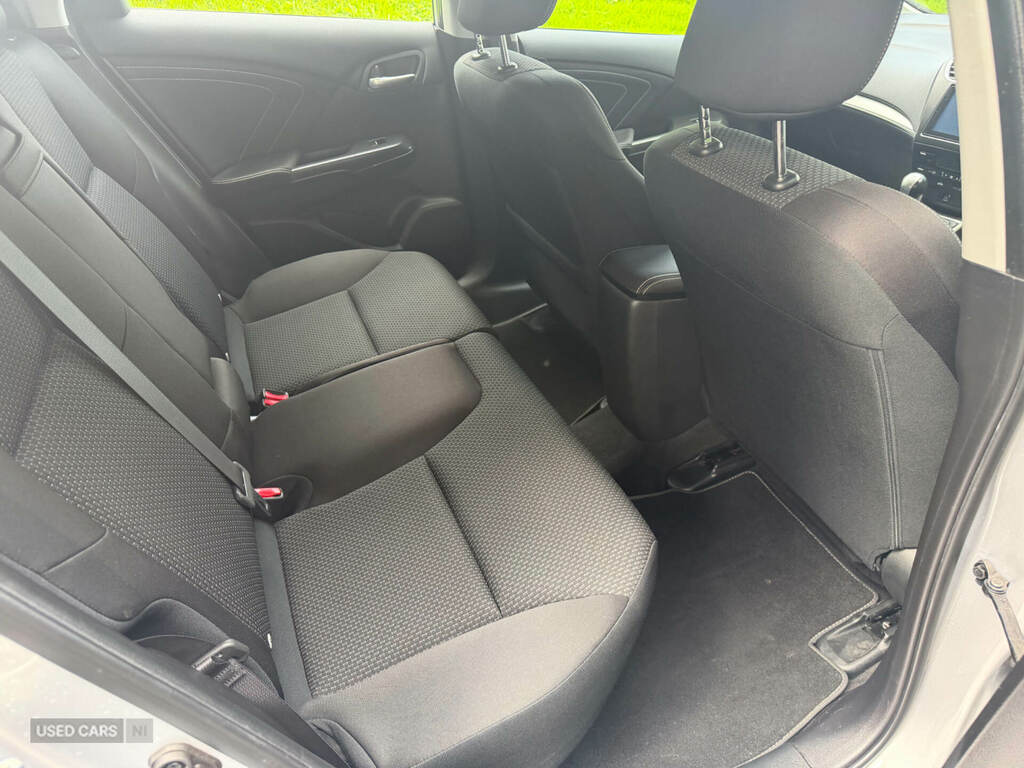 Honda Civic Estate 1.6 I-dtec Black Edition Tourer Euro 5 Ss White #10