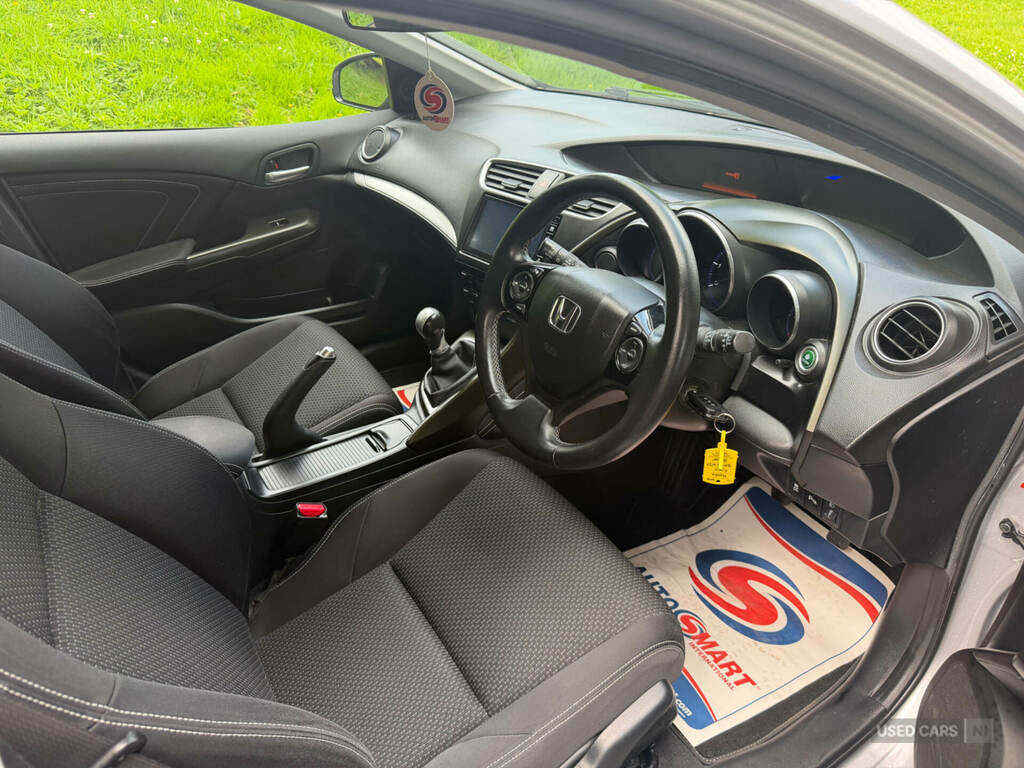 Honda Civic Estate 1.6 I-dtec Black Edition Tourer Euro 5 Ss White #8