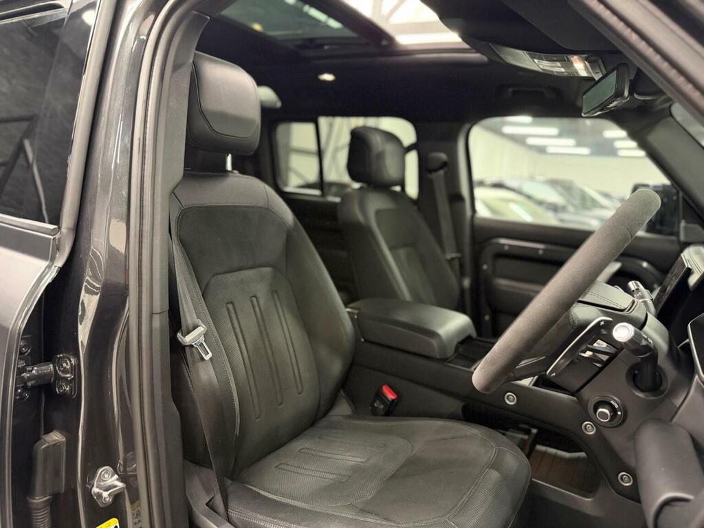 Land Rover Defender 110 First Edition Green #14