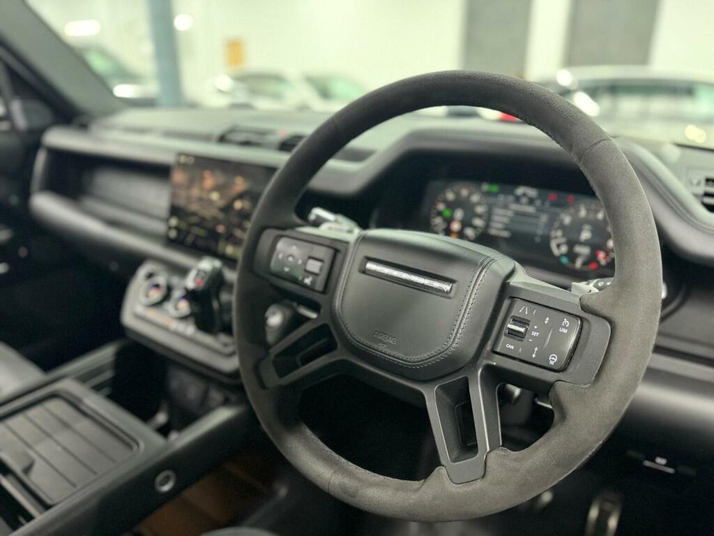 Land Rover Defender 110 First Edition Green #23