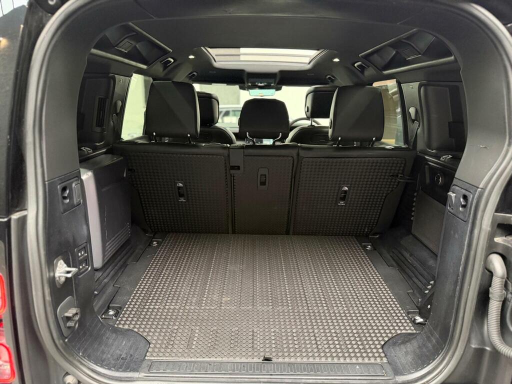 Land Rover Defender 110 First Edition Green #31