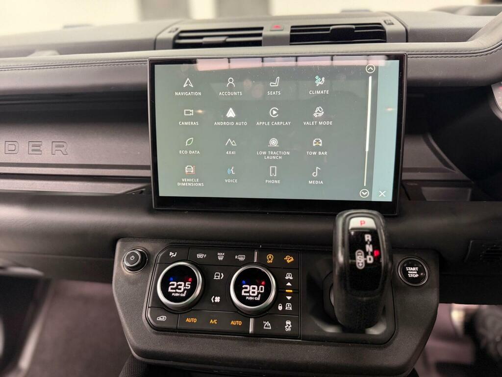 Land Rover Defender 110 First Edition Green #19