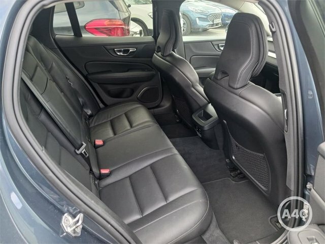 Volvo V60 D4 Momentum Estate Blue #6