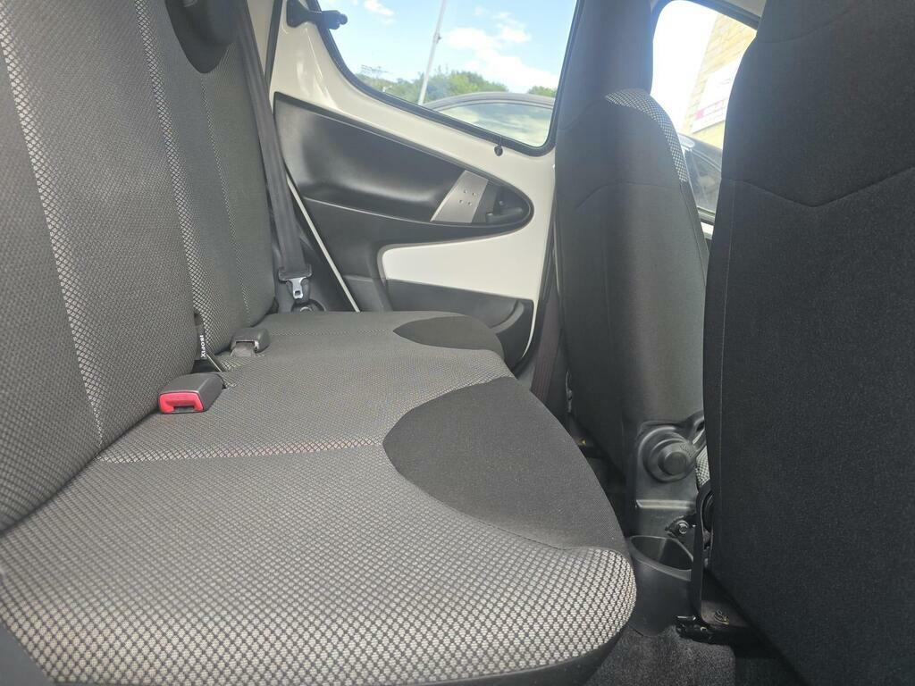 Toyota Aygo Hatchback Silver #15
