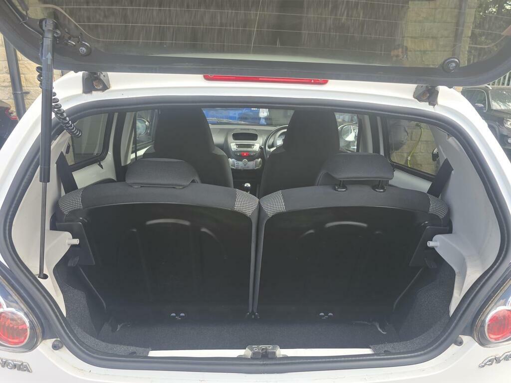Toyota Aygo Hatchback Silver #21