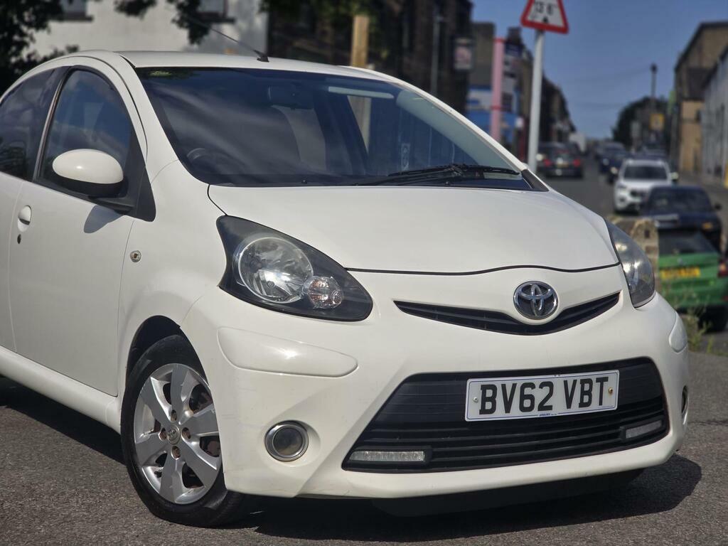 Toyota Aygo Hatchback Silver #7