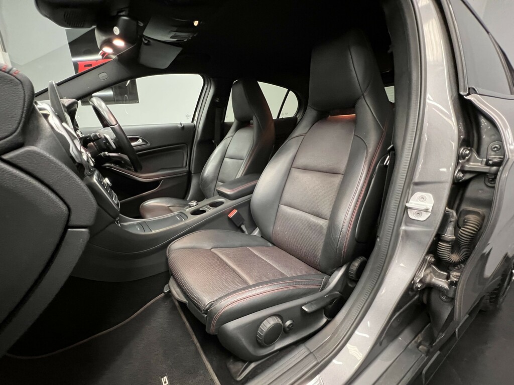 Mercedes-Benz GLA Class Suv 2.1 Gla220d Amg Line Premium Suv PX68VNL Grey #4