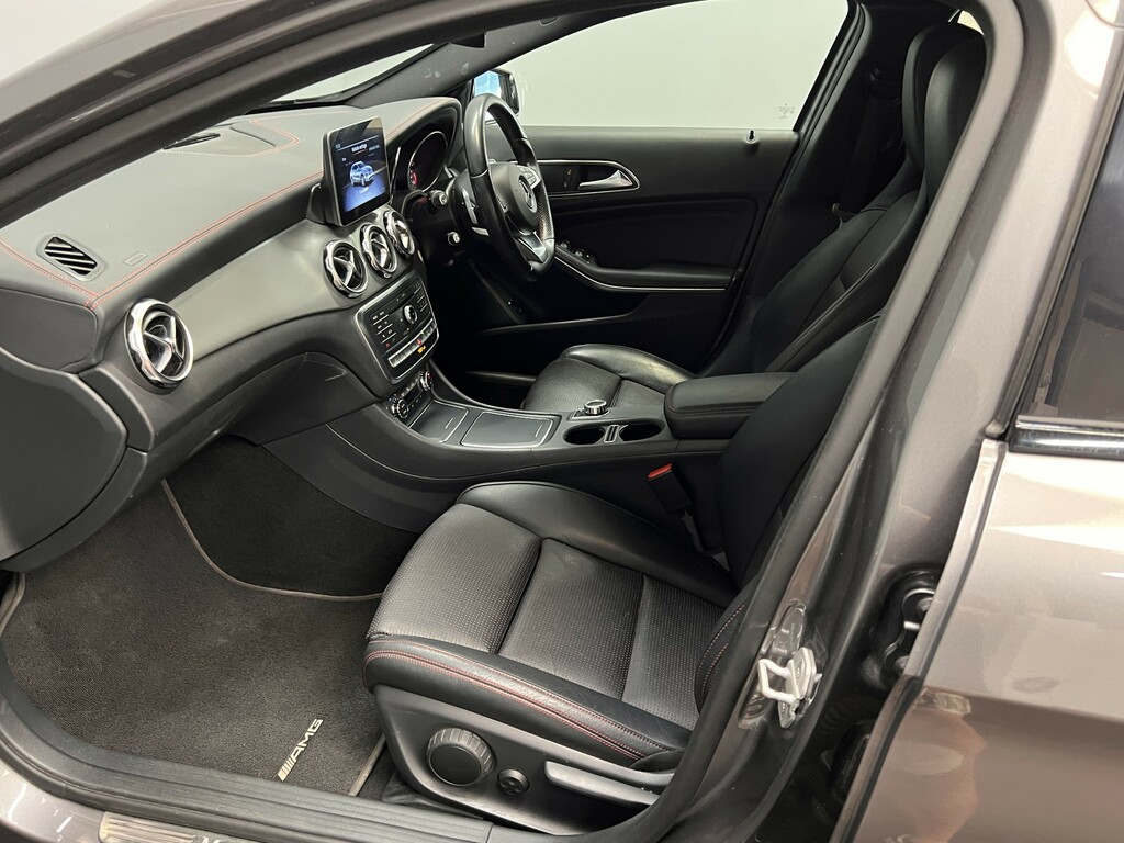 Mercedes-Benz GLA Class Suv 2.1 Gla220d Amg Line Premium Suv PX68VNL Grey #3