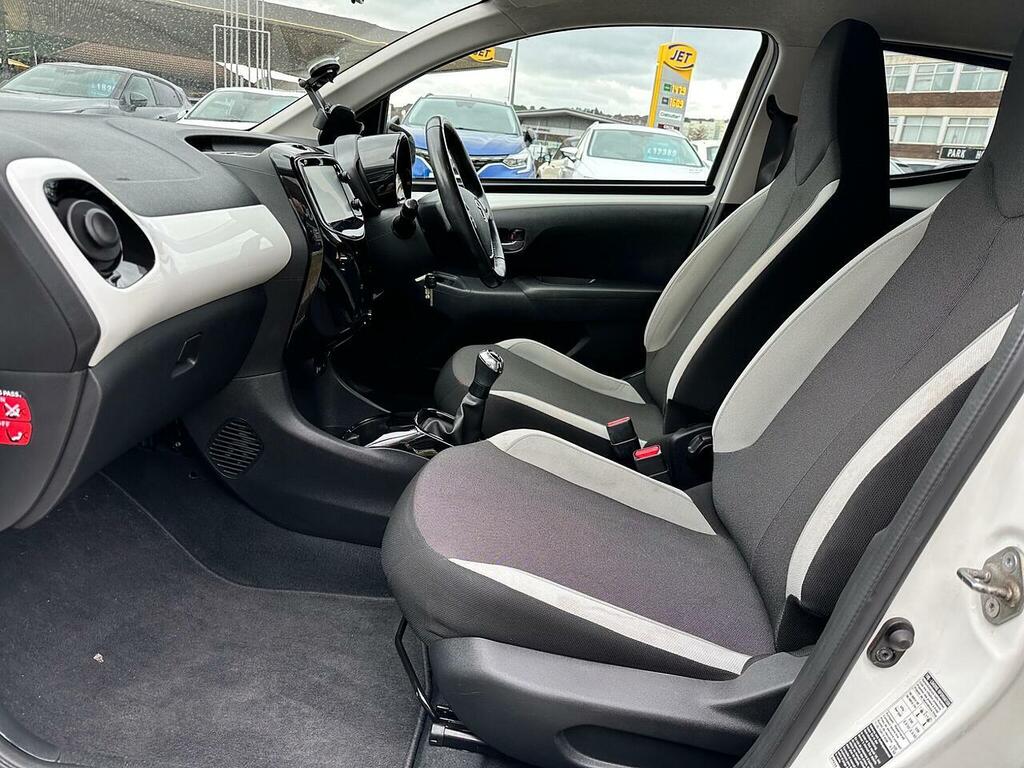 Toyota Aygo Aygo X-clusiv 3 Vvt-i Black #12