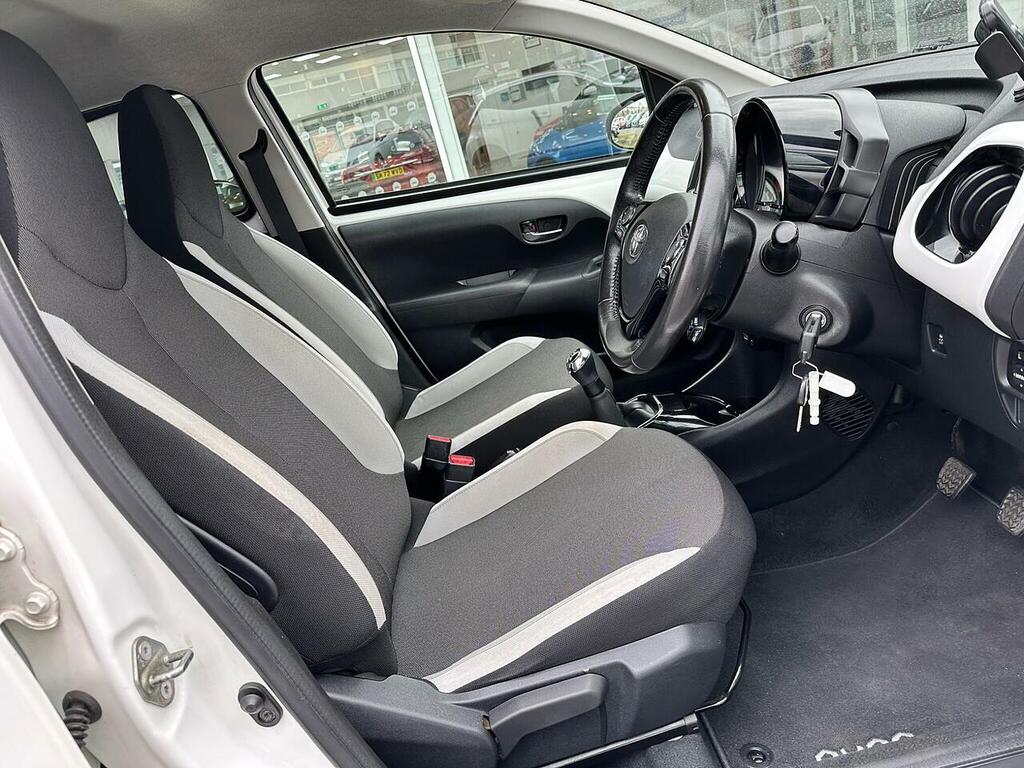 Toyota Aygo Aygo X-clusiv 3 Vvt-i Black #15