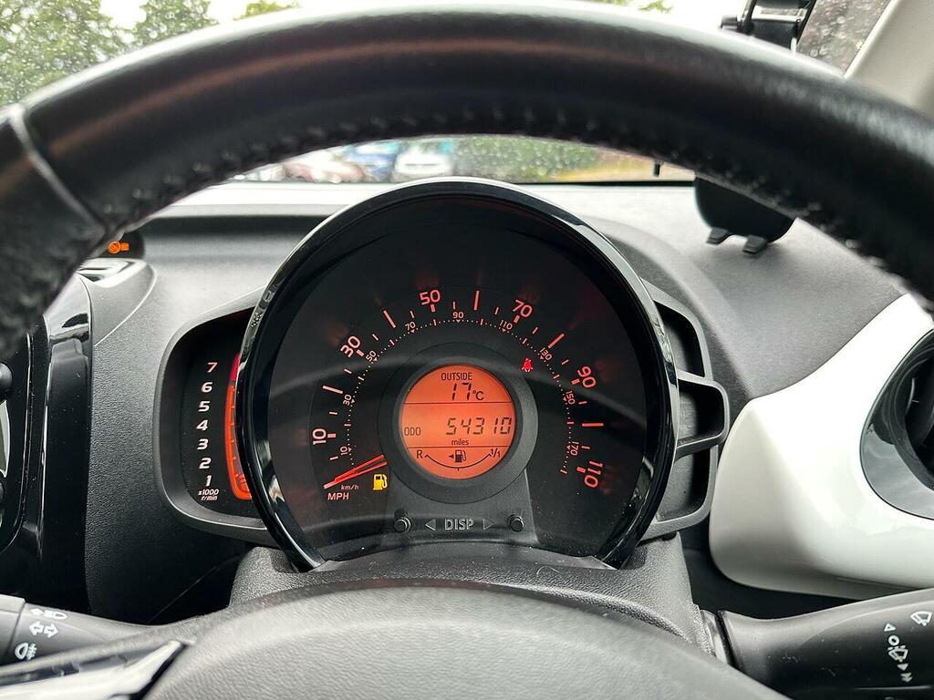 Toyota Aygo Aygo X-clusiv 3 Vvt-i Black #17