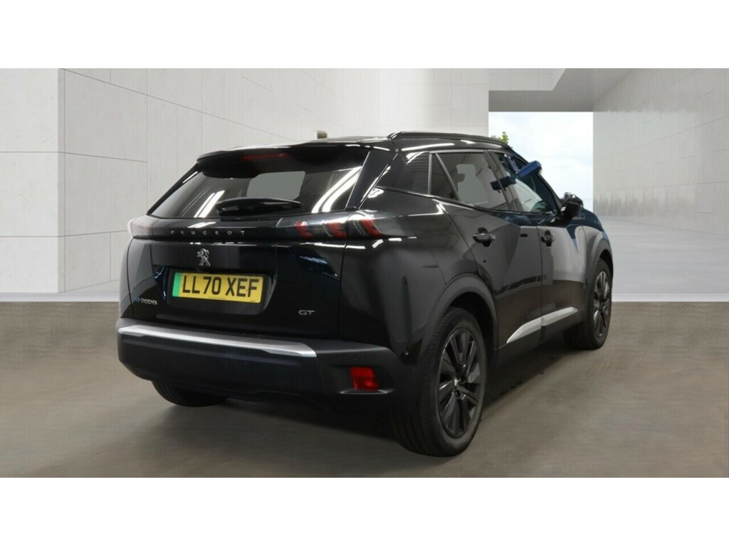 Peugeot e-2008 50Kwh Gt Suv 136 Ps Black #4