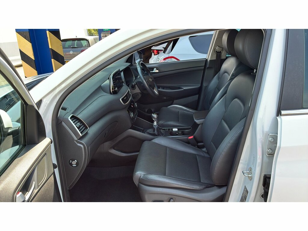 Hyundai Tucson T-gdi Premium 1.6 Estate White #3