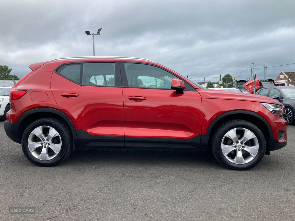 Volvo XC40 2.0 D3 Momentum NV19OYO Red #2