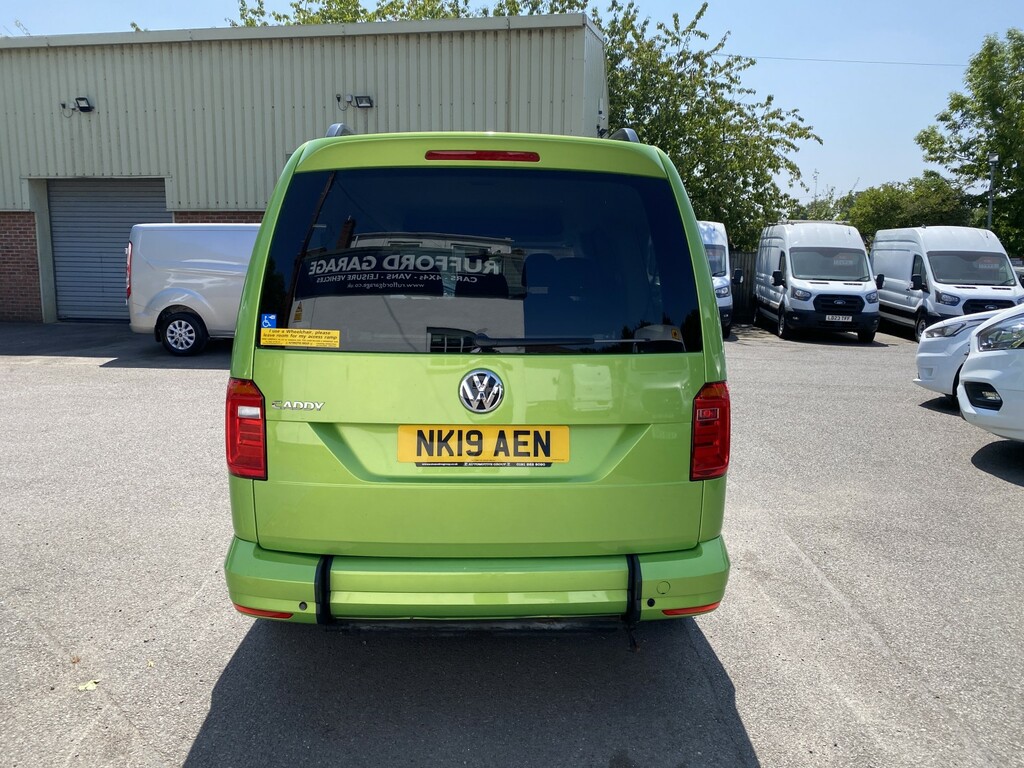 Volkswagen Caddy Maxi Life Wheelchair Accessible Vehicle 2.0 Tdi 201919 Green #4