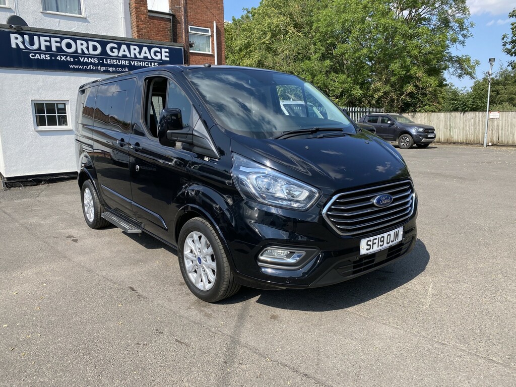 Ford Tourneo Custom 2.0 310 Ecoblue Titanium Black