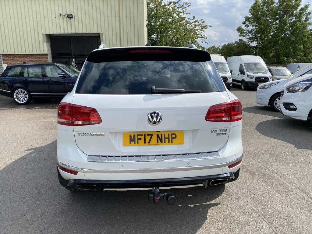 Volkswagen Touareg Suv 3.0 Tdi V6 Bluemotion Tech R-line Plus 20171 White #4