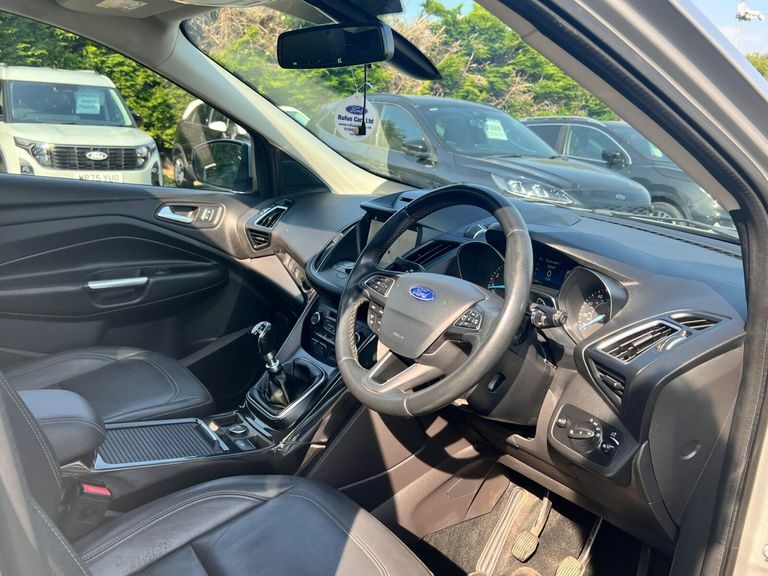 Ford Kuga Kuga St-line Tdci White #21