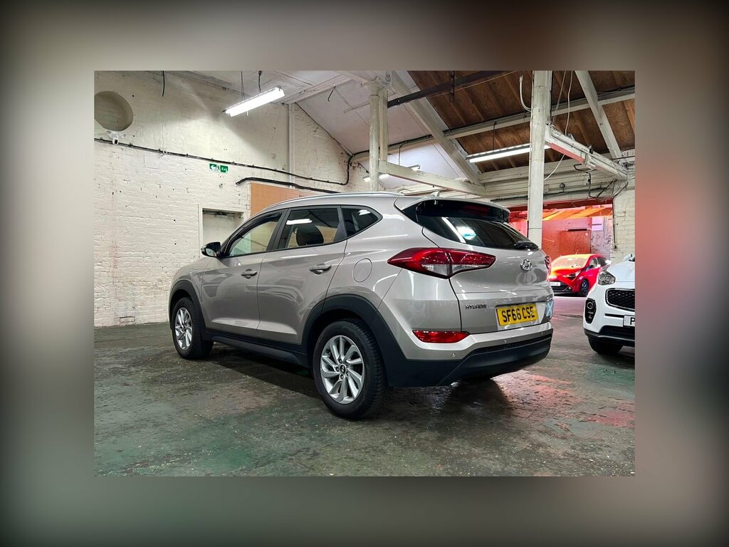 Hyundai Tucson 1.6 Gdi Blue Drive Se Nav Euro 6 Ss White #4