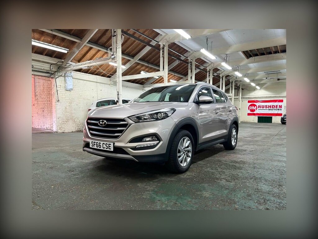 Hyundai Tucson 1.6 Gdi Blue Drive Se Nav Euro 6 Ss White #2
