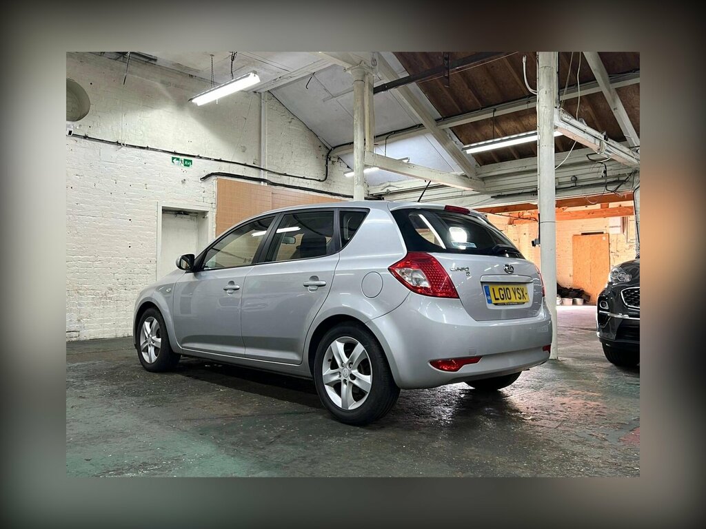 Kia Ceed 1.6 Crdi 2 Euro 4 Silver #4