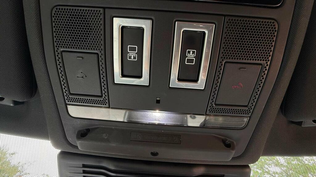 Land Rover Discovery R-dynamic Hse Black #37