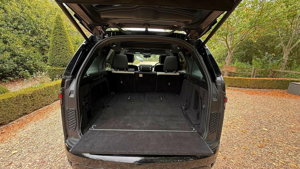 Land Rover Discovery R-dynamic Hse Black #24