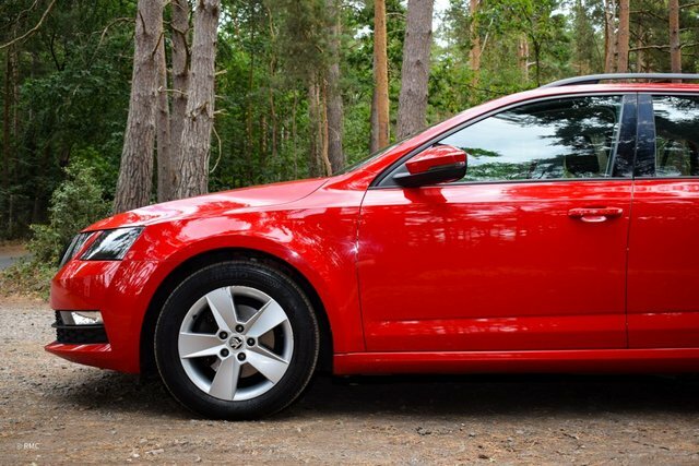 Skoda Octavia 2017 1.4 Tsi Se Estate Dsg Euro 6 Ss Red #6