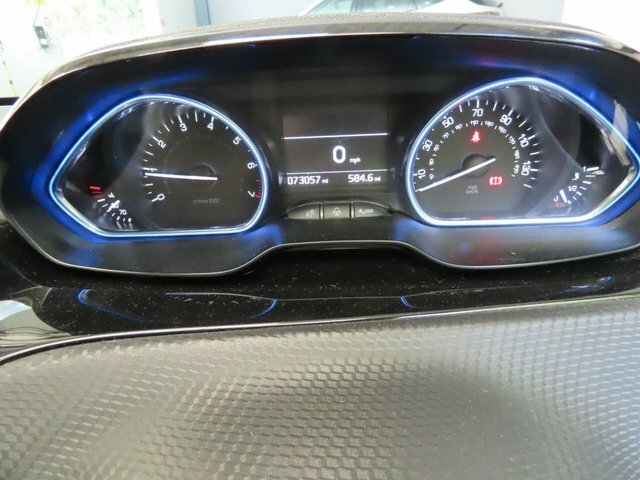 Peugeot 2008  White #8