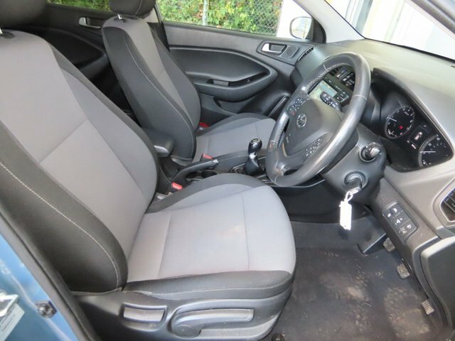 Hyundai I20 Se Red #7