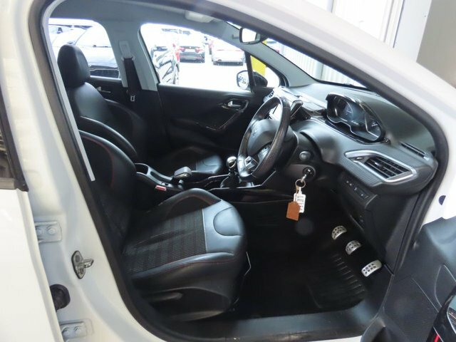 Peugeot 2008 1.2 Puretech Active Euro 6 White #7