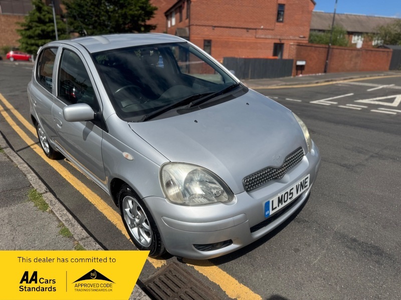 Toyota Yaris 1.3 Vvt-i Colour Collection Silver #6