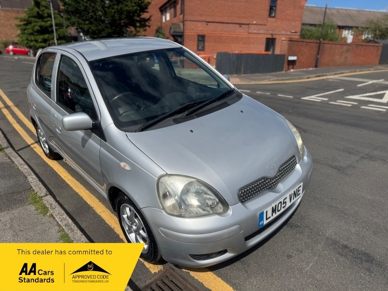 Toyota Yaris 1.3 Vvt-i Colour Collection Silver #5