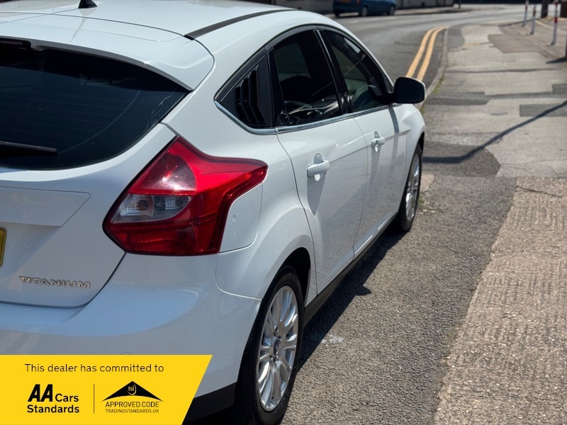 Ford Focus 1.6L Zetec Tdci Estate Euro 5 1 Black #17