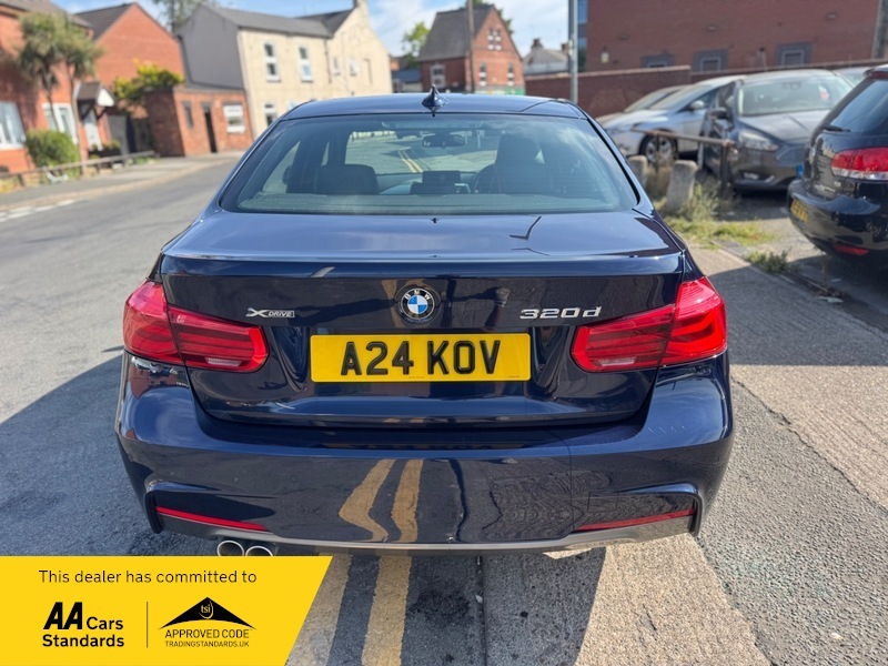 BMW 3 Series Estate Black #9