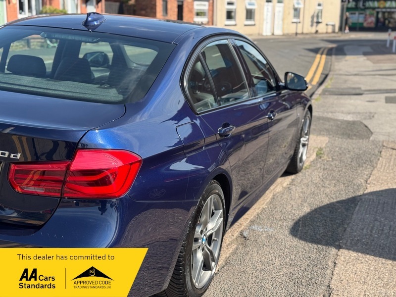 BMW 3 Series Estate Black #17