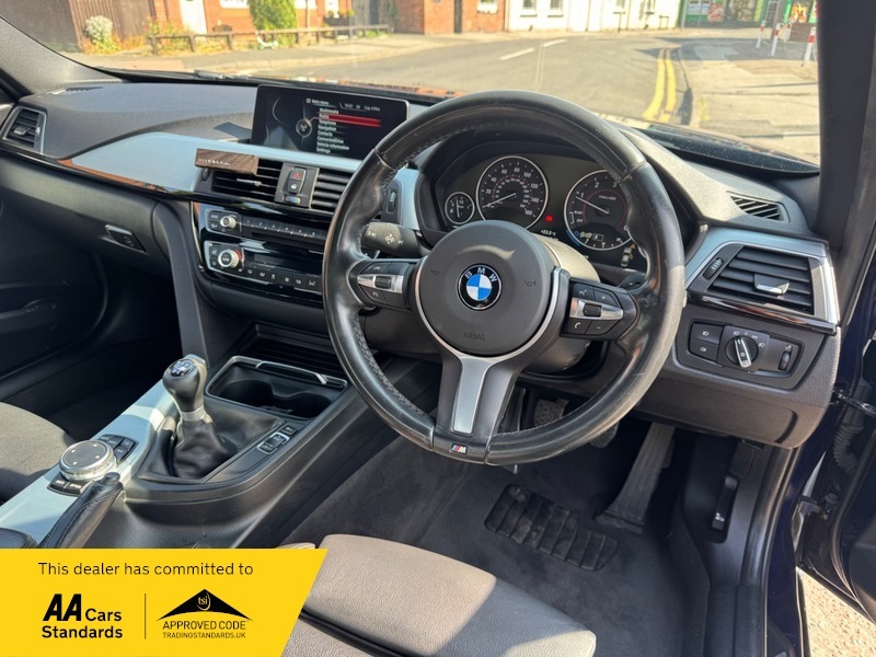 BMW 3 Series Estate Black #20
